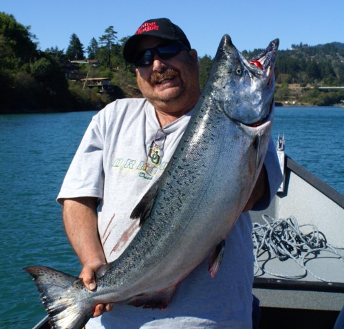 Chetco Bay salmon fishing - Oregon's best ocean fishing for trophy Chinook salmon